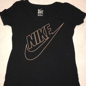Nike T shirt size Small